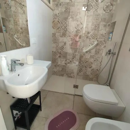 Casa Con Terrazza Zona Mare Freewifi E Smart Tv